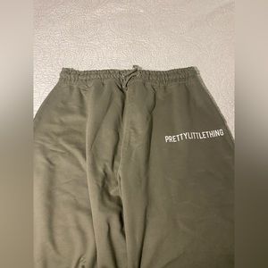 NWT cute oversized joggers 20W